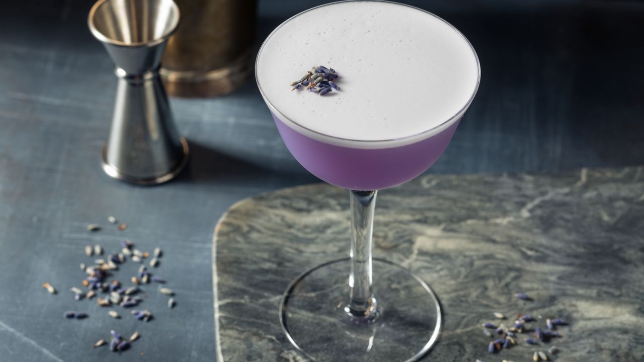 Bylinky v alkoholu: přírodní esence v kapce