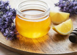 Levandulový sirup pro klid, spánek a vůni Provence – domácí recept a jeho využití Bylinky a jejich symbolika: historický význam