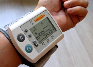 Léto pod tlakem: Co dělá horké počasí s krevním tlakem a které byliny mohou pomoci gadini pressure device