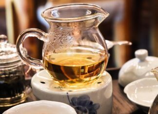 Podzimní bylinkové sirupy: domácí zásoba plná vůně, chuti a tradice allyballyb tea